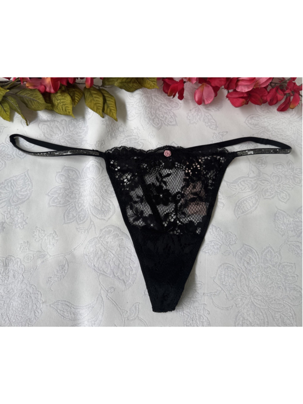 VICTORIA'S SECRET L BLACK LACE RHINESTONE SHINE STRAP V STRING THONG PANTIES NWT